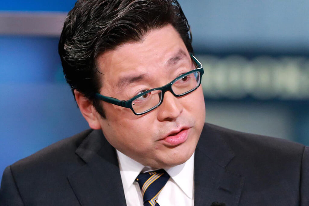 Thomas Lee Fundstrat